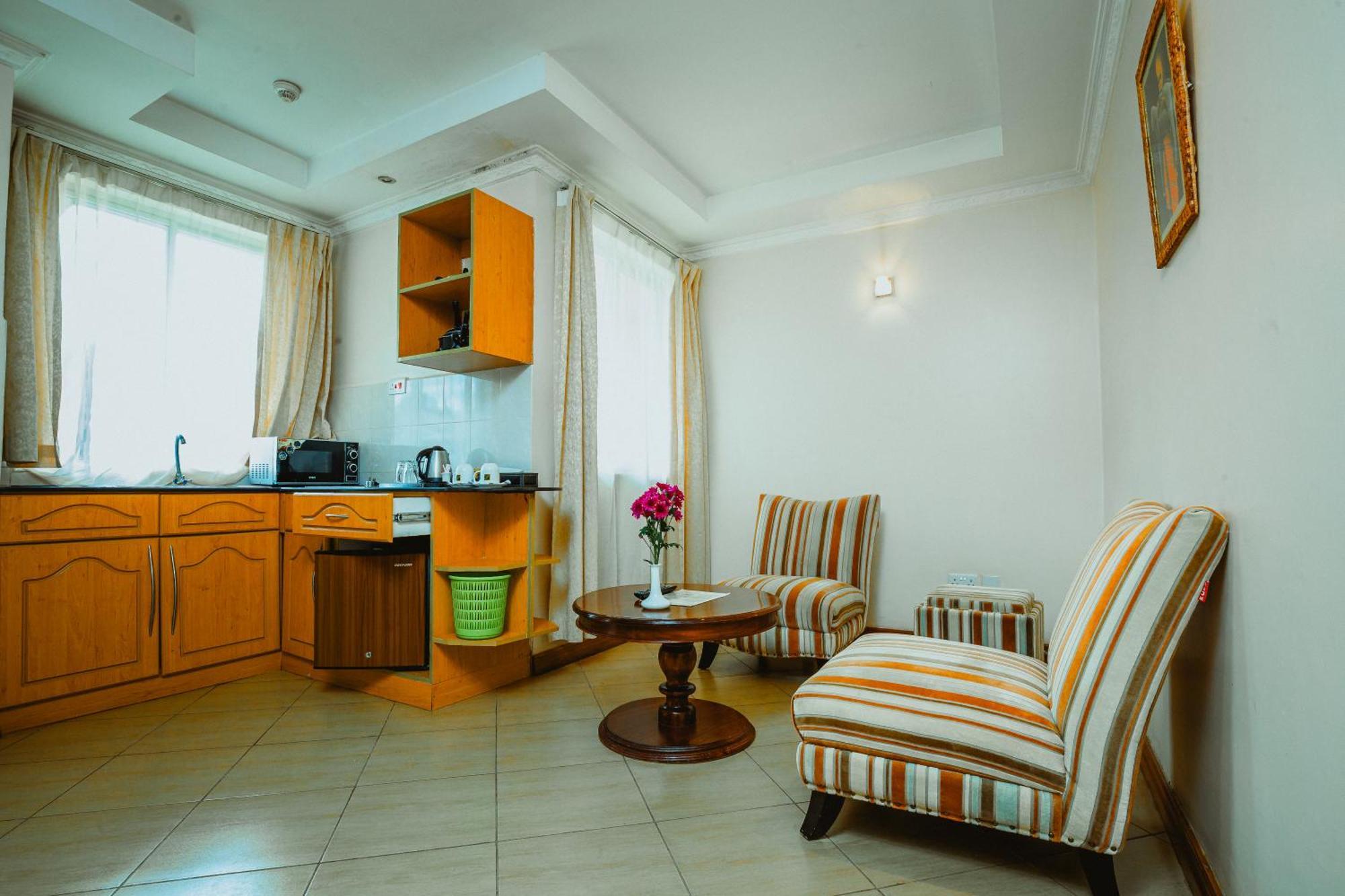 Longview Suites Hotel Nairobi Exterior photo